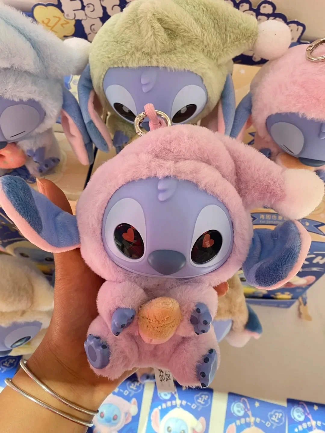 صندوق ستيتش فينيل من القطيفة - سلسلة تناول الطعام النائمة - لعبة لطيفة ورائعة للغاية هدية عيد ميلاد مع دمى معلقة