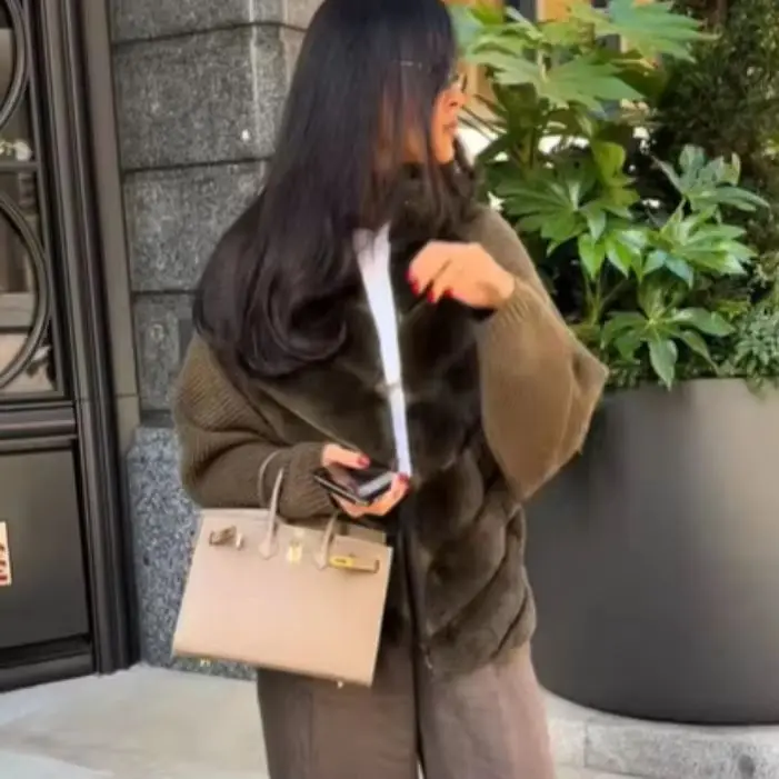 スタイリッシュで洗練されたジャケット、レトロでエッジの効いたレディースコート、デザイナーカジュアル、女性らしいエレガントな秋のアウターウェア