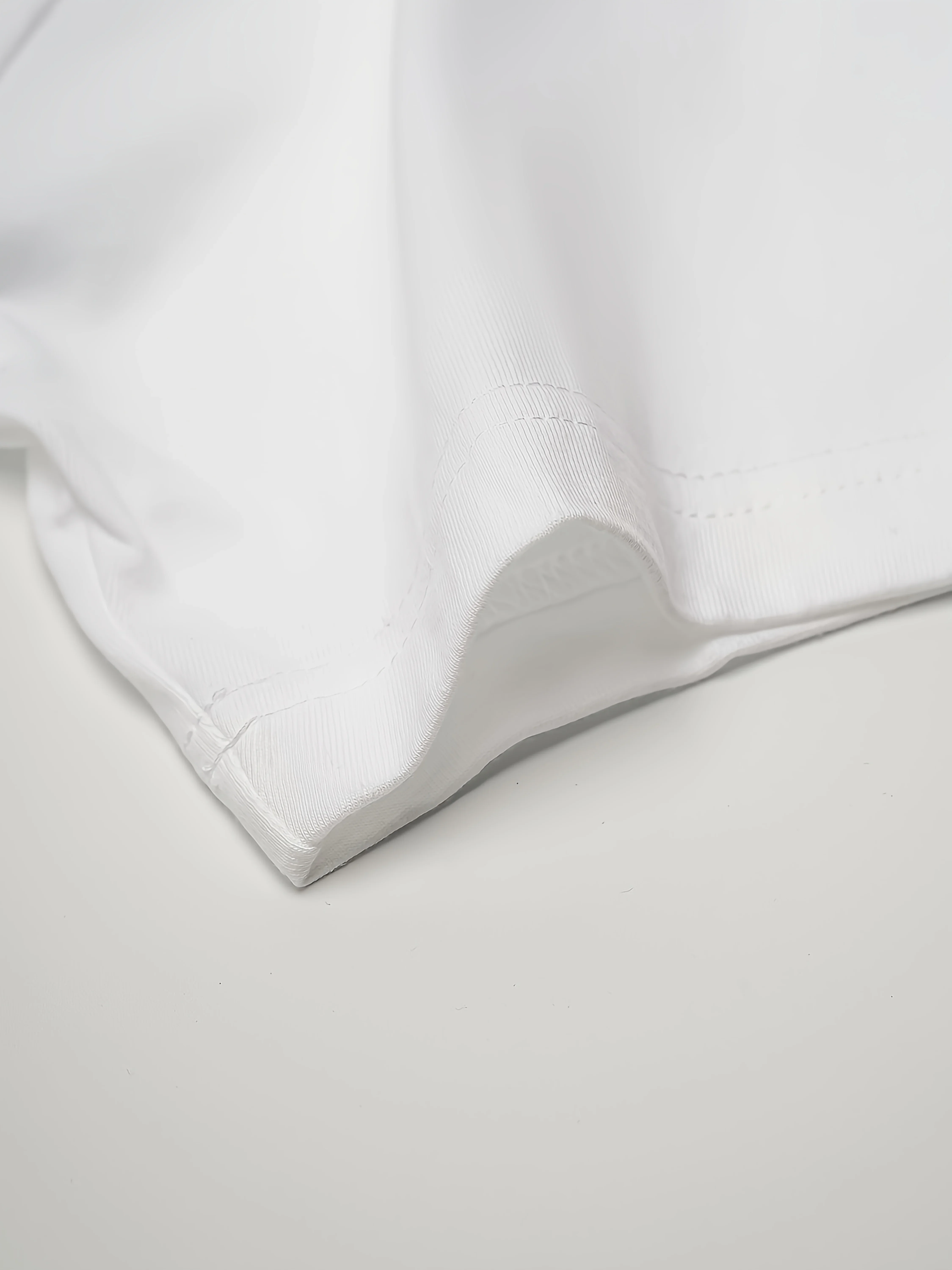 Camiseta gráfica 100% algodón para hombre, camiseta informal de manga corta con cuello redondo y diseño de coche de carreras de dibujos animados