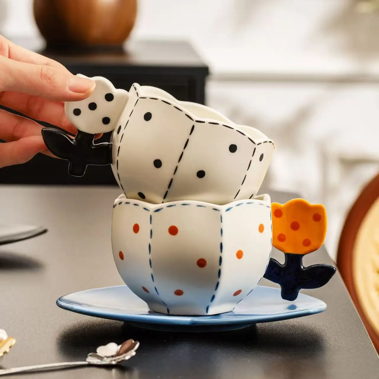 

Relief Capybara Mug Ceramic Coffee Cup Plate Set Cartoon Capybara Couple Cup with Handle Teacup Creative Gift Party Photo Props