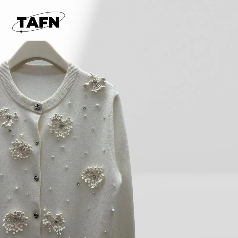 25 Popularnych Europejskich i Amerykańskich Wełnianych Ciepłych Bankietowych Luksusowych Damskich Swetrów z Nadrukiem, Stylowych i Słodkich Temperamentów A25166