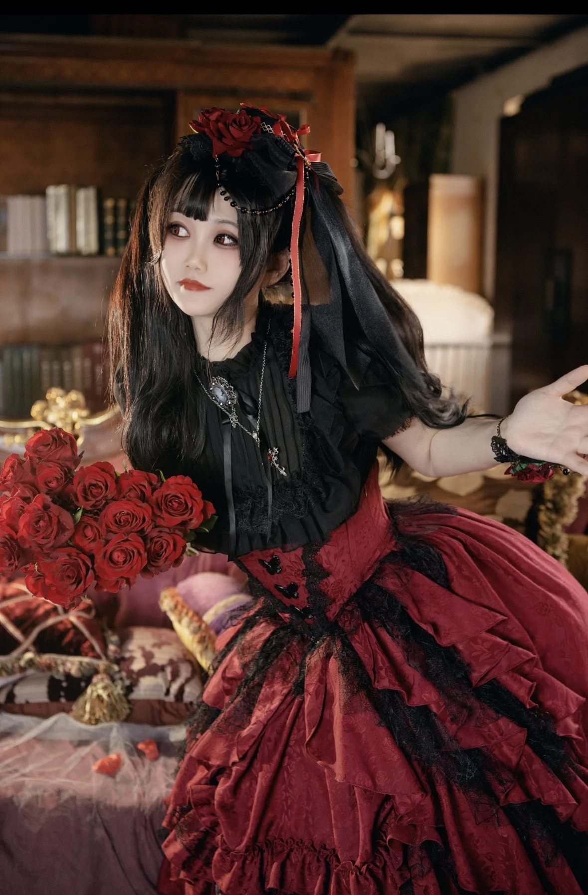 Gothic Lolita two-piece set black and white shirt with gathered lift midi skirt plus Halloween dark-style red set