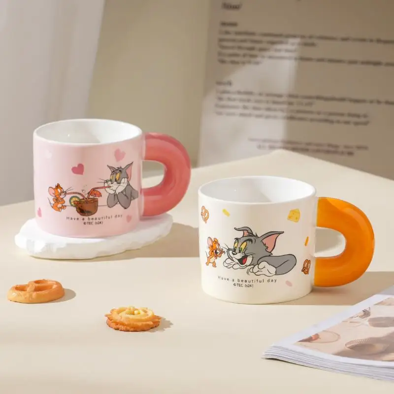 Kawaii Tom and Jerry Cartoon Ceramic Mug Couple Water Cup Coffee Milk Cup with Silicone Lid Cute Toys Birthday Gift For Girls