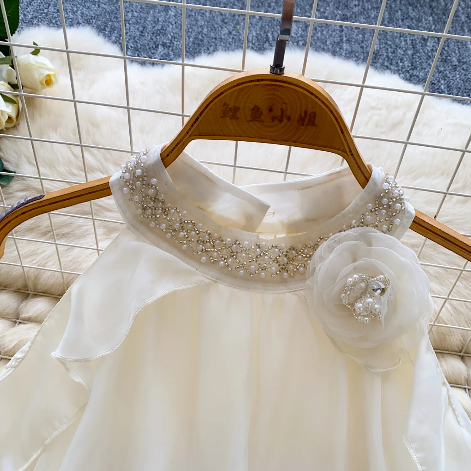 เสื้อวินเทจปิดไหล่หลวมแขนสั้นสลิมแฟชั่นผู้หญิงฮอตสวีทเสื้อผู้หญิงเสื้อผ้า