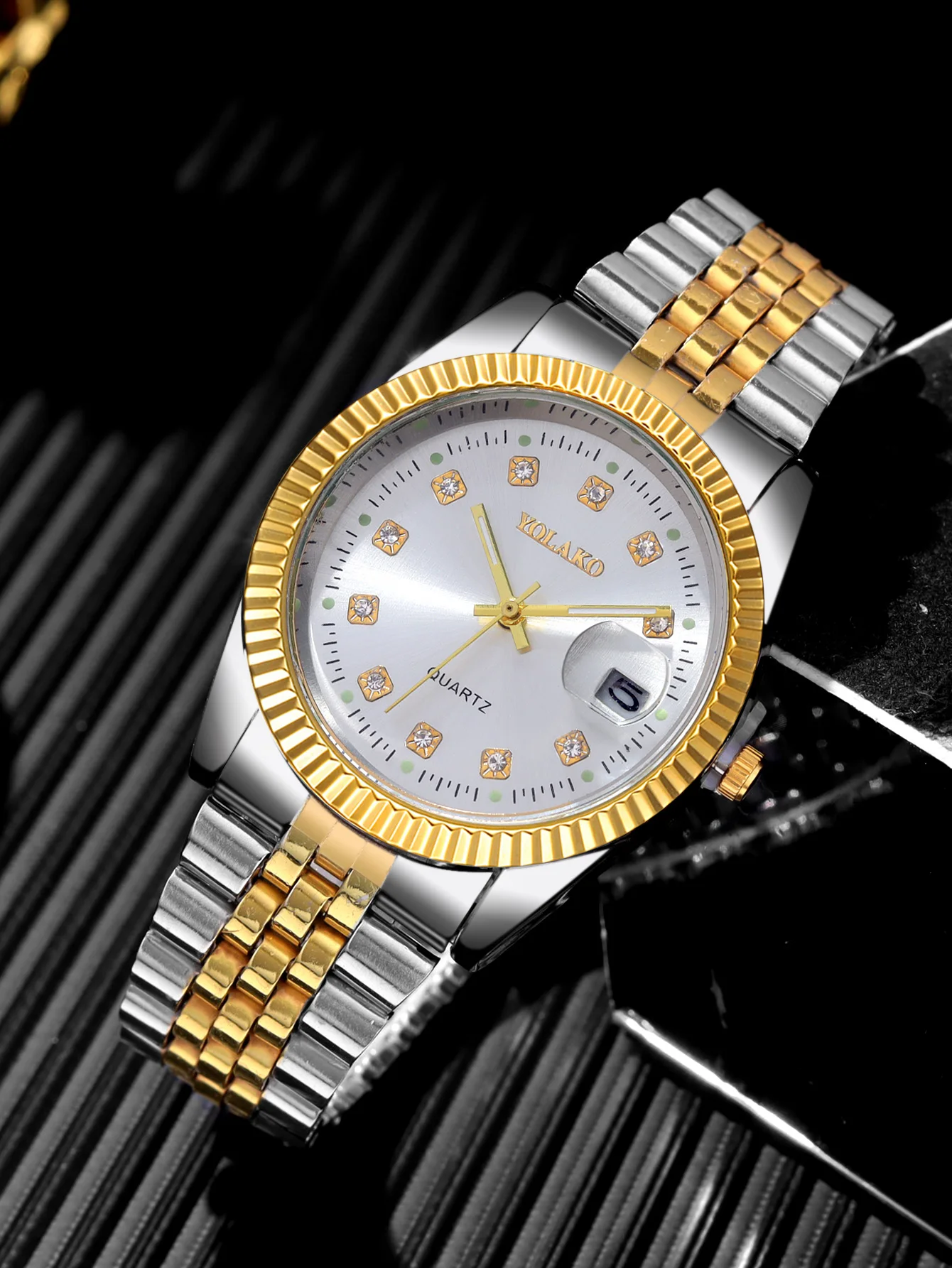 1pc ビジネスとレジャーダイヤモンド散りばめられたダイヤルメンズスチールベルトクォーツ時計