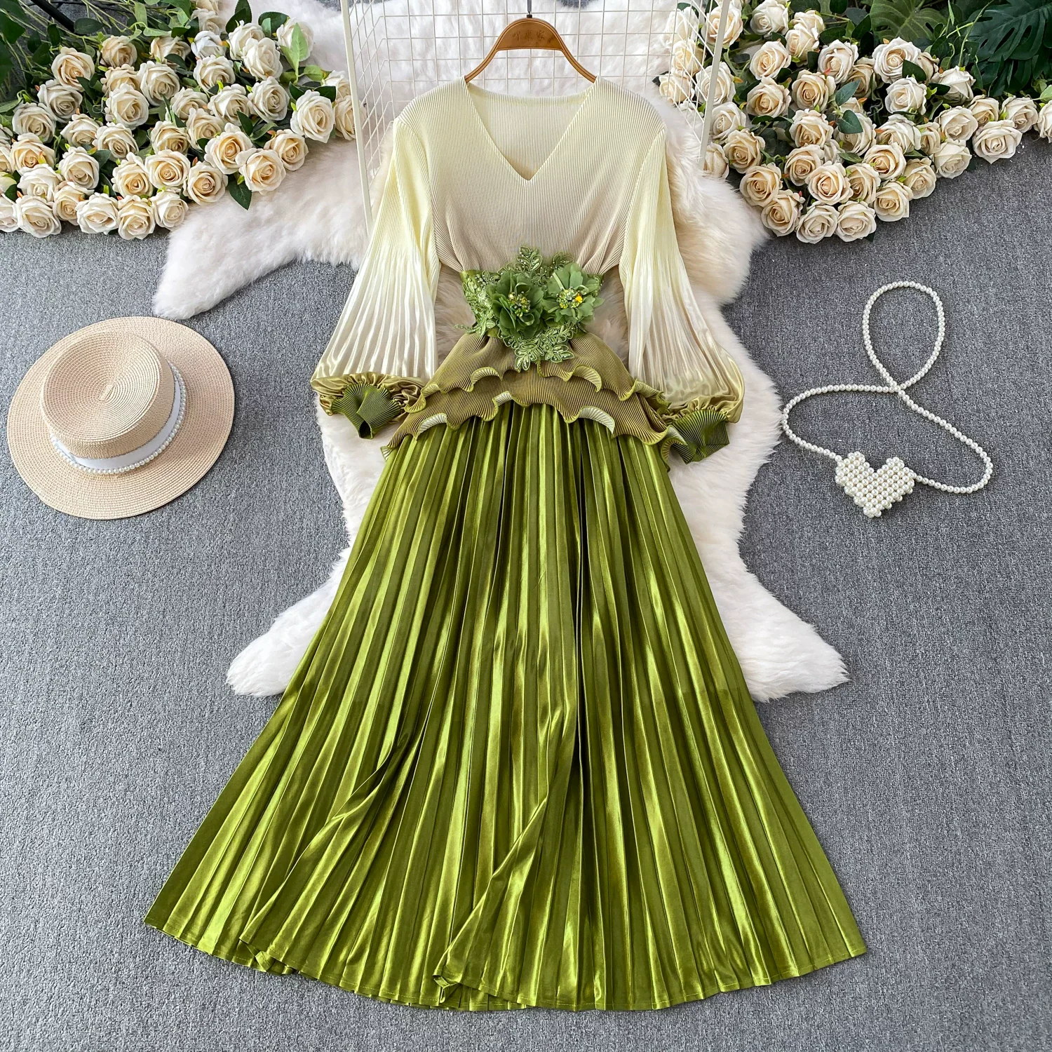 Miyake Plissiertes Kleid Ombre Laternenärmel Rüschen-Taille 3D Blumenapplikation Hohe Taille A-Linie Maxi-Kleid Damen Elegantes Partykleid