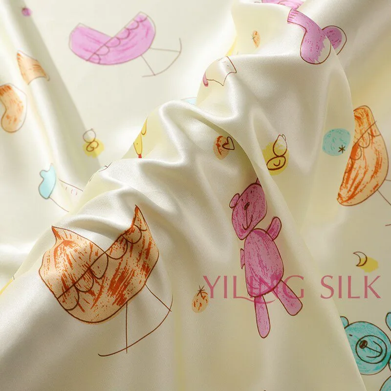 New 19 Momme Polka Dot Silk Crepe De Chine Fabric for Apparel 100% Mulberry Material Black White Polka Dot Pajama Dress Making view 5