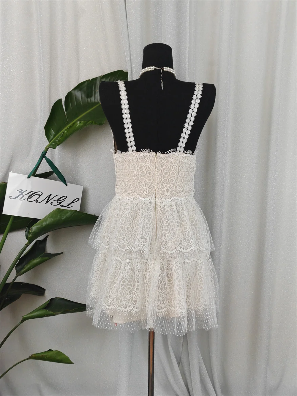 Vestido Sexy de encaje sin mangas con escote en V profundo para mujer, Vestido de cumpleaños Beige, diseño 2021, vestidos elegantes de celebridades, Vestido de noche para discoteca