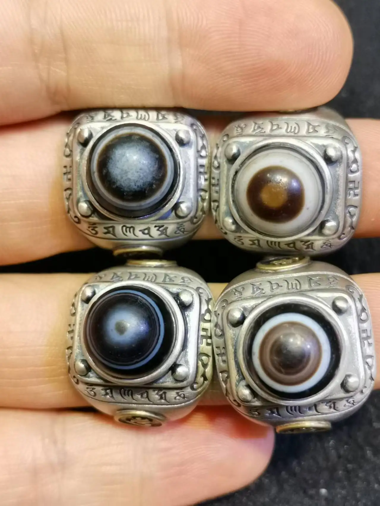 

Any 1 PCS Silver inlaid precious Tibetan Buddhist scriptures Buddha eyes agate ring adjustable retro fashion fine unique