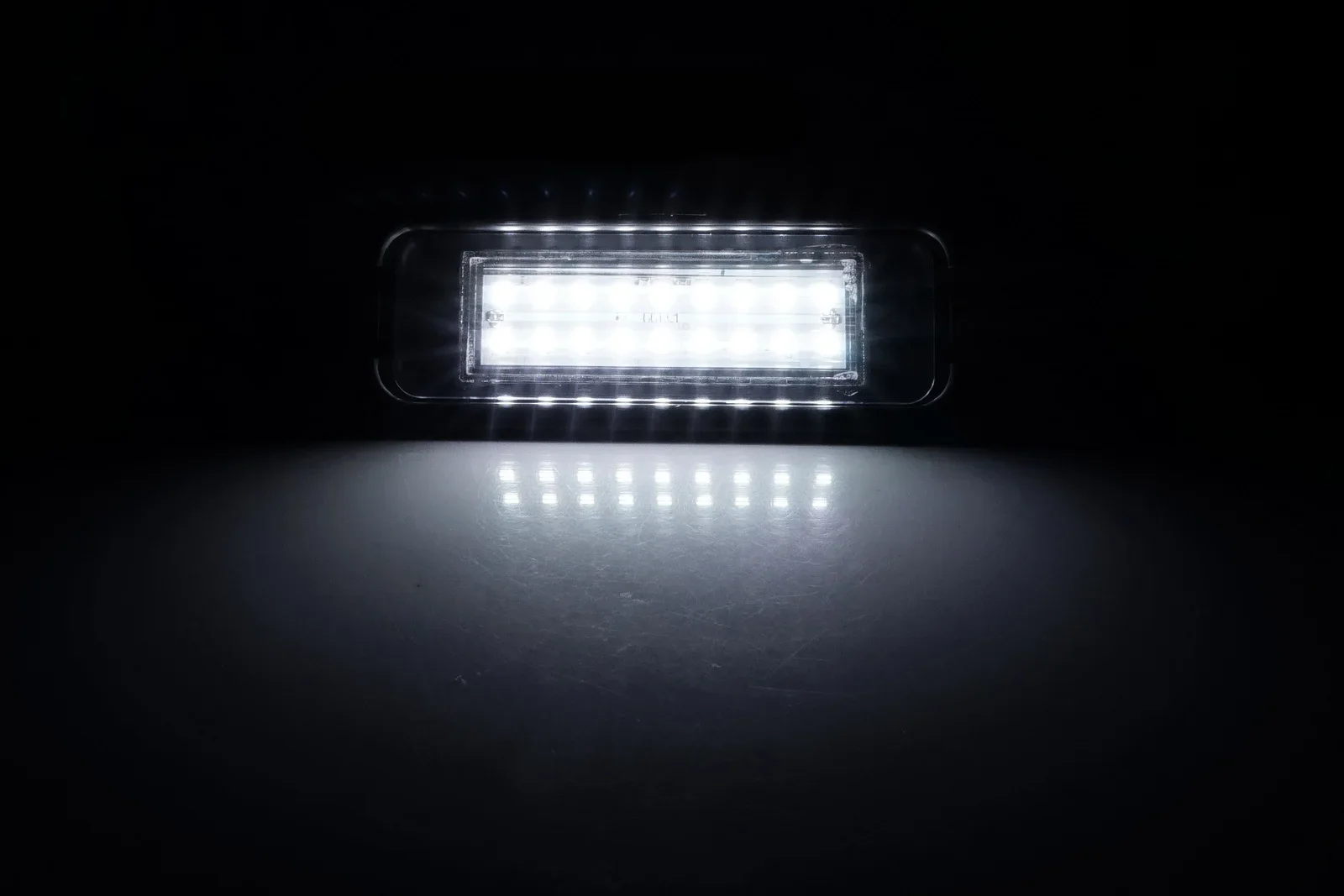 LED رقم الترخيص لوحة ضوء لفورد موستانج 2015 2016 2017 2018 2019 2020 2021 2022 2023 ملحقات المصابيح الخلفية الأبيض 6000 كيلو #5