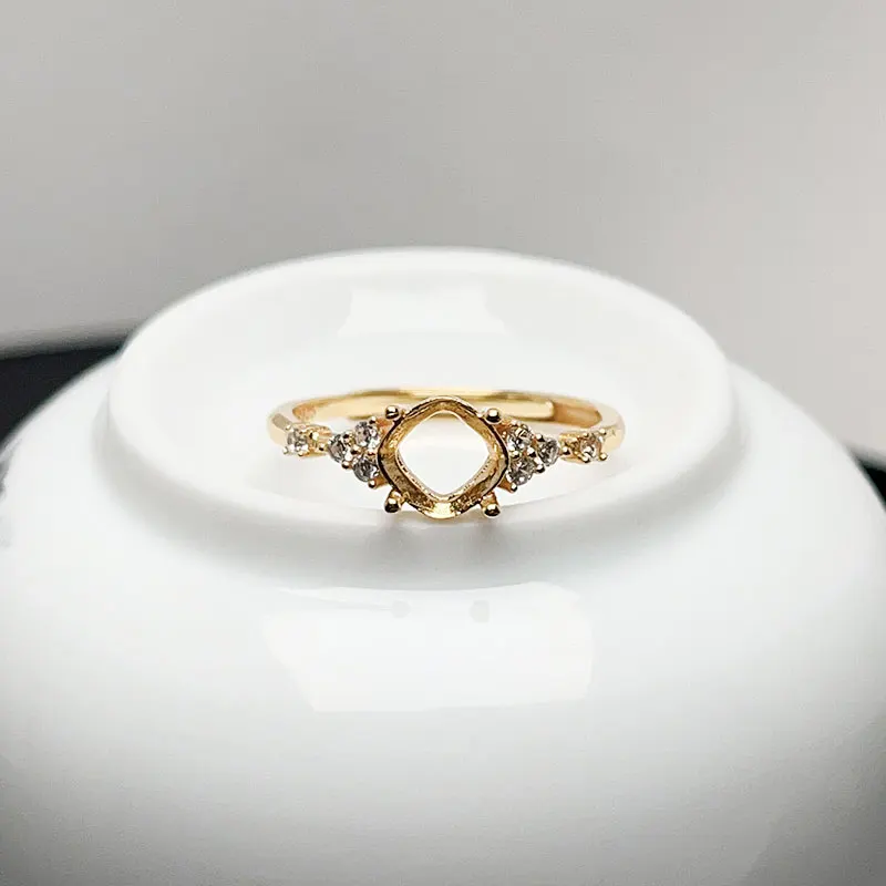 

Кольцо с драгоценными камнями, 6 мм * 6 мм