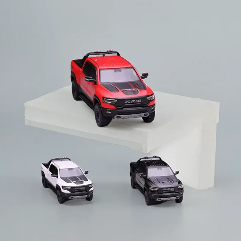 

Модель 596: Коллекционная статическая модель пикапа RAM из сплава, масштаб 1:64, черно-красно-белая, игрушка, подарок, сувенир для взрослых, украшение для демонстрации