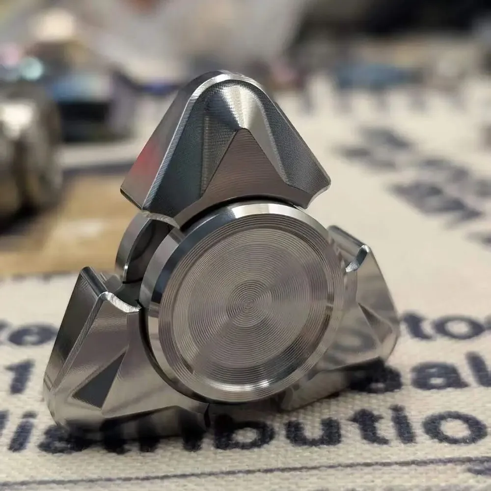 NJT EDC Vida Fidget Spinner Metal Original Designs Anxiety Relief Gadgets Fidget Toys For Adults Three-Bladed Fidget Spinner