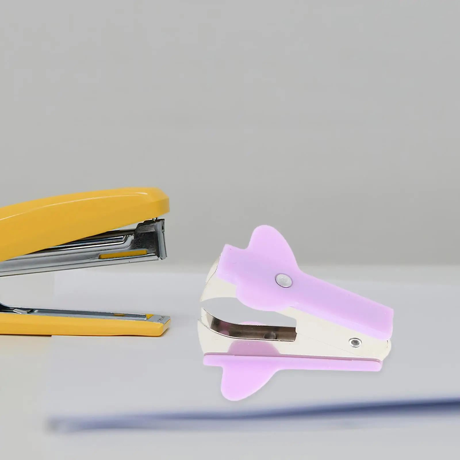 3 個ホッチキスプライヤーかわいいミニオフィスアクセサリー金属小さな紙ハンドヘルド手動リムーバー