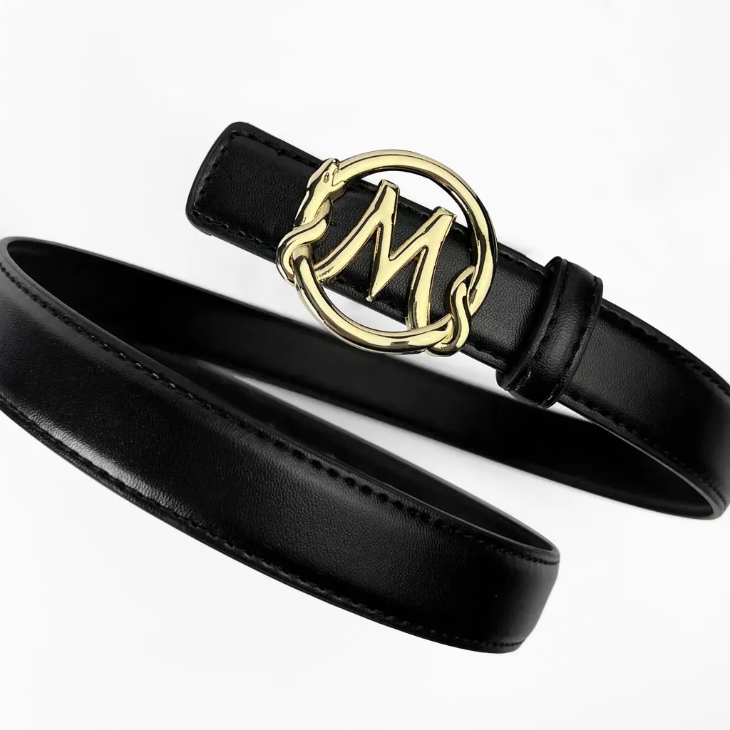 حزام نسائي من البولي يوريثان بلون سادة مع زخرفة ذهبية 'M'، لهجة عصرية للجينز والسراويل القصيرة، متعدد الاستخدامات لأي مناسبة