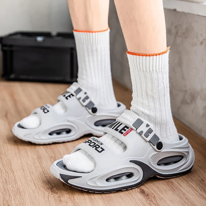 Summer New Men's Outdoor Slippers Beach Sandals Comfortable Soft Slides Clogs Men Casual Shoes Garden Shoes Male Beach Slippers view 4