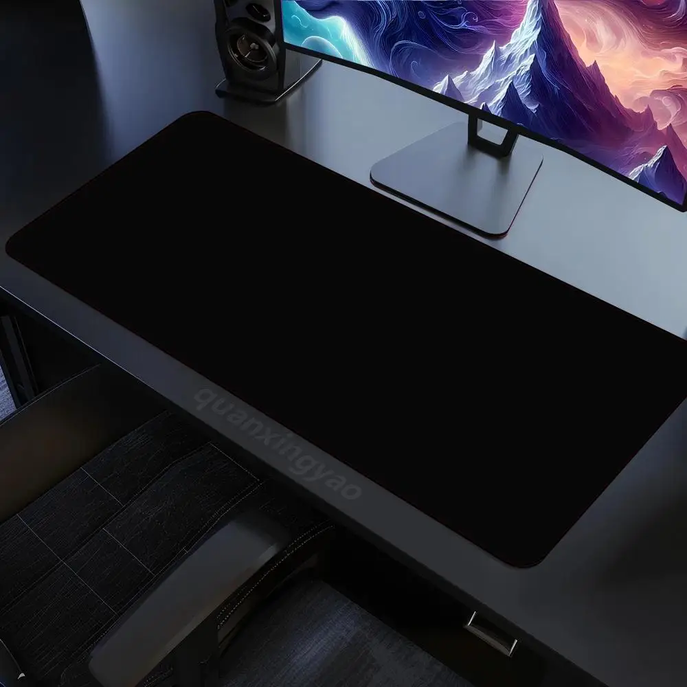 

Противоскользящий коврик для мыши Mairuige из чистой черной резины для компьютеров, офисных и игровых столов с небольшим декоративным рисунком.