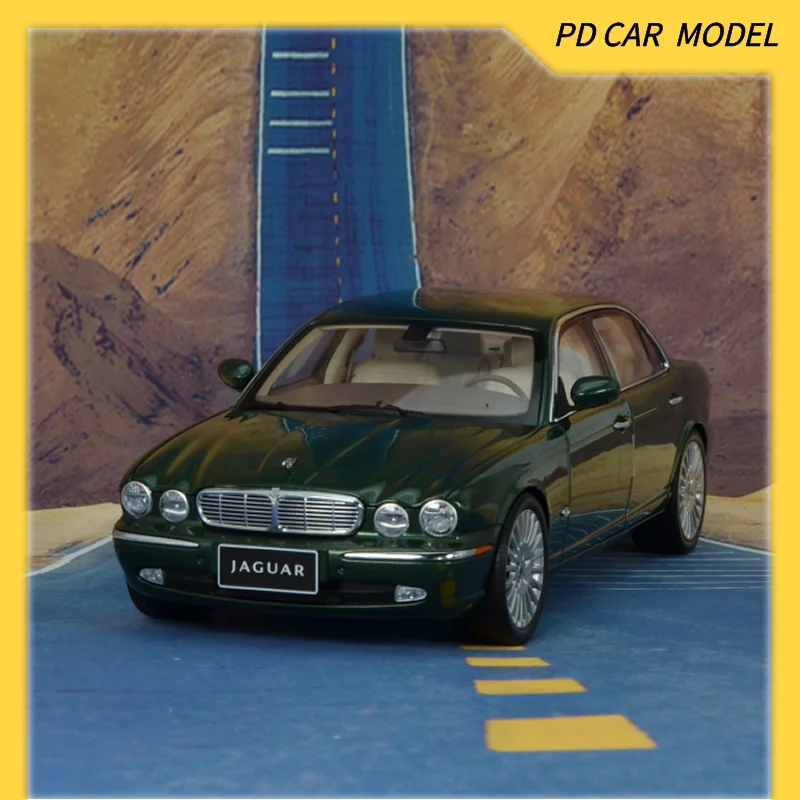 

ALMOST REAL Collectible 1:18 Scale Model for Gift Jaguar XJ6 (X350) Green for friends and family