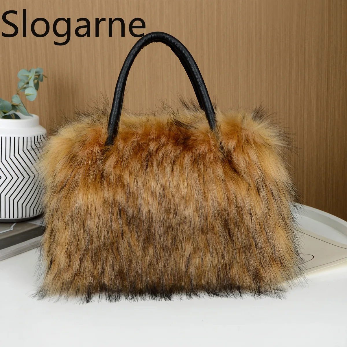 2026 جديد الراكون الفراء حقائب النساء موضة المحمولة فو الفراء حقائب الشتاء لينة حقيبة دافئة الفتيات رقيق سعة كبيرة حمل الحقائب
