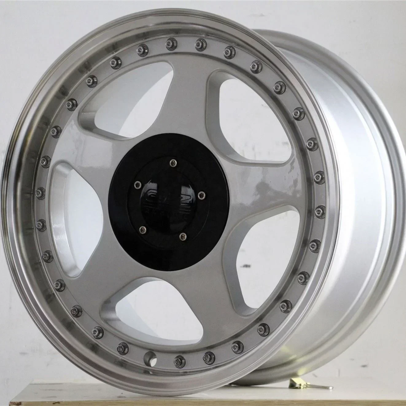 For OZ Racing China Supplier 15 Inch 4/8/10*114.3/100/108/105/110/112 Passenger Car Alloy Wheel Rims High Quality 15X7.0/8.0