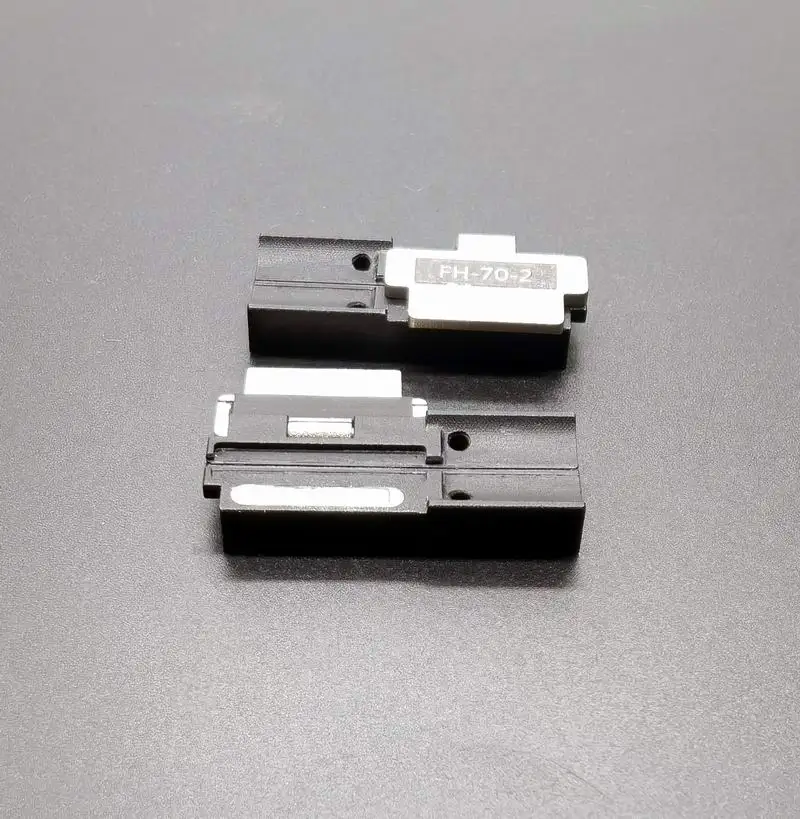 Fiber Holder FH-70-2 For  FUJIKURA Ribbon Fusion Splicer FSM-70R FSM-70R+ FSM-88R For 2 Core Bare Fiber Clamp A Pair