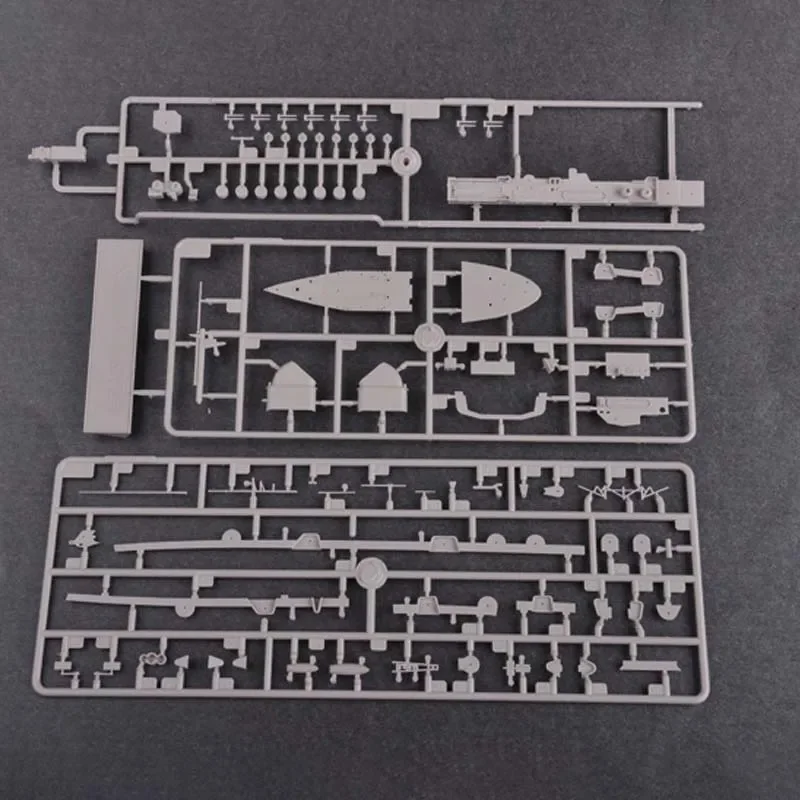 1/700 German Graf Zeppelin Aircraft Carrier Model Kit Hand-assembled Ship Model Kit Naval Ship Model Assembly Kit