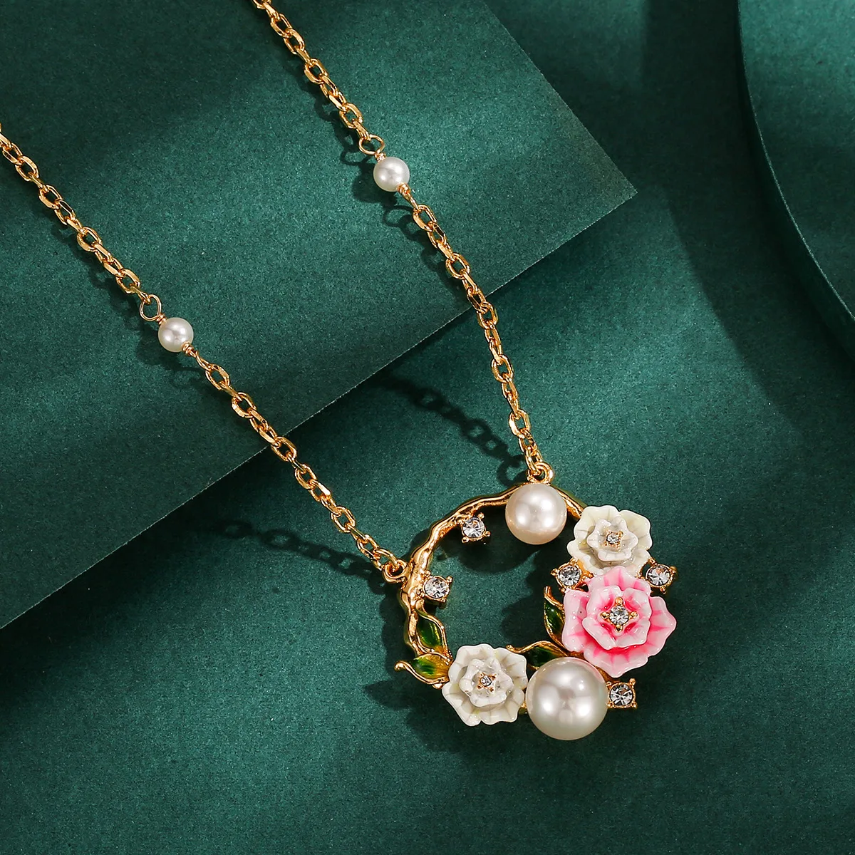 

1Pc Exquisite Enamel Sweet And Elegant Double-color Rose Flower Crystal Pearl Necklace,Wreath Clavicle Chain Women's Jewelry