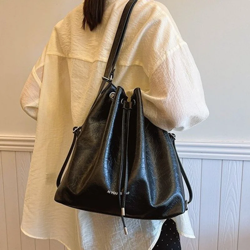 

Classic Parisian Style Leather Shoulder Bag For Women With Timeless Silhouette And Elegant Look