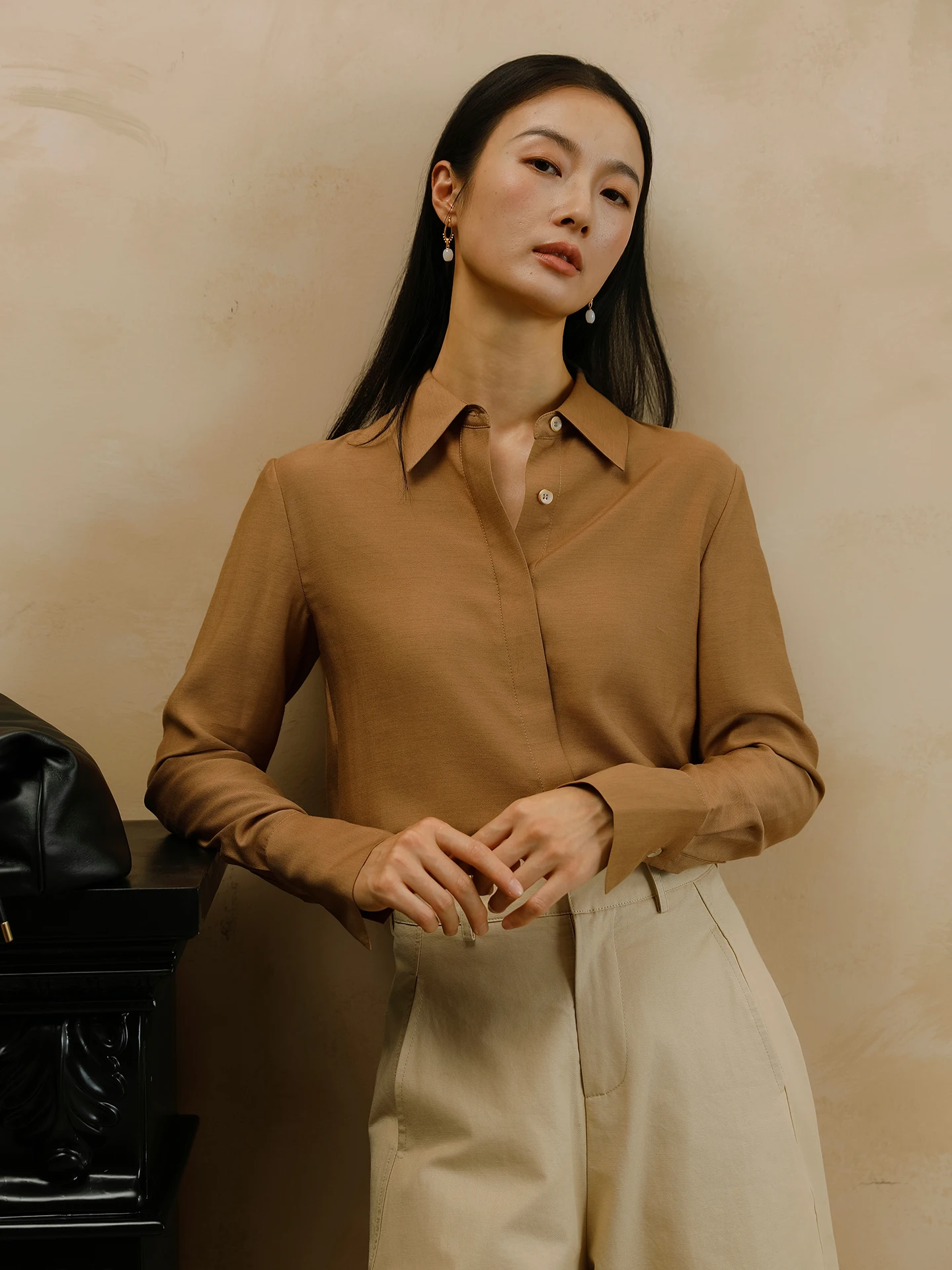 

Женская шерстяная кофта с длинным рукавом: комфортная, дышащая, универсальная, для ношения как нижний слой или верхняя одежда, осенняя мода