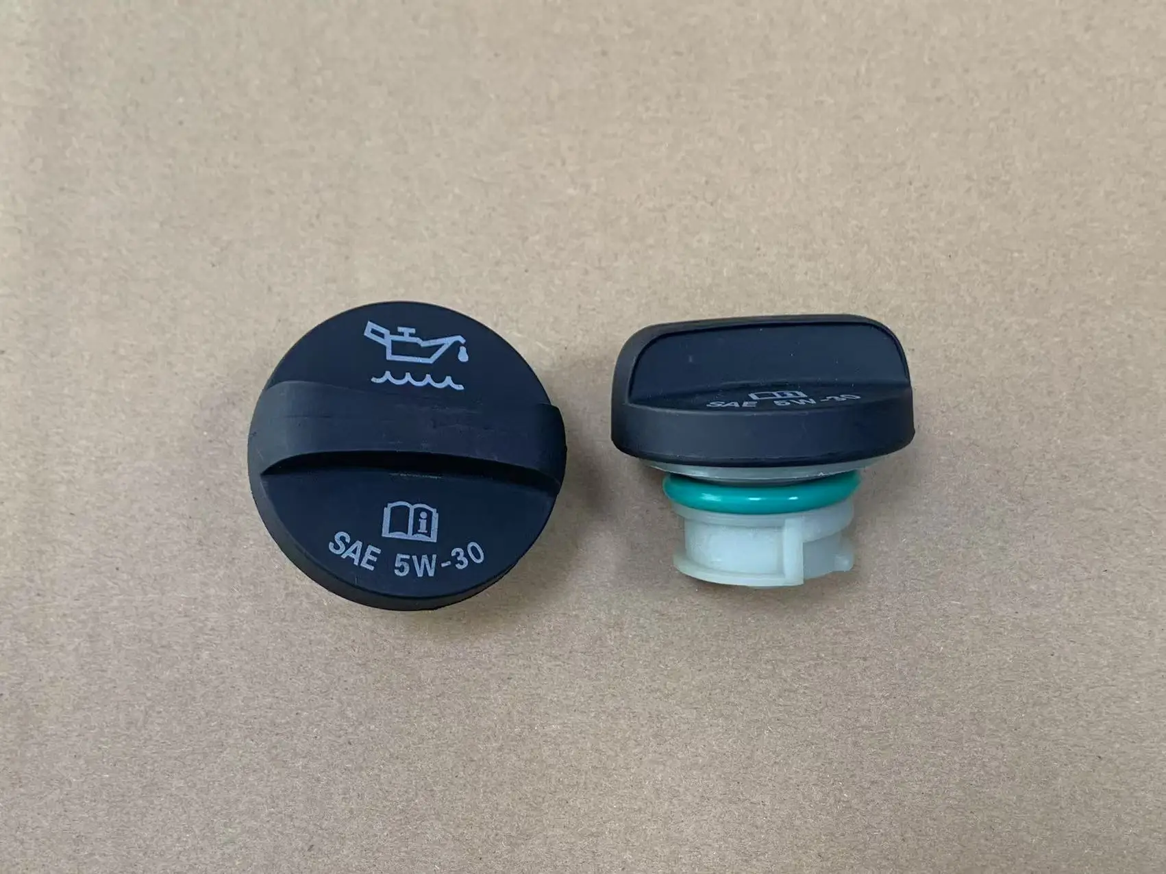 Oil Cap Compatible with Buick Regal Old Cadillac Chevrolet Engine 12589430 Replacement Auto Part for Vehicle Maintenance
