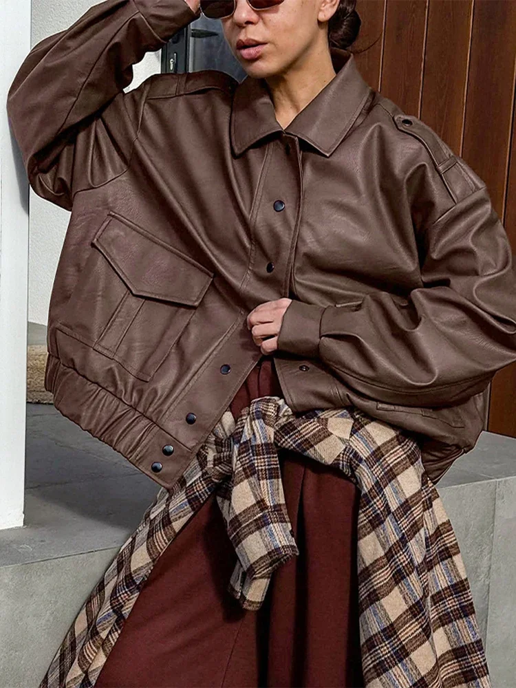 Nova jaqueta de couro marrom estilo retrô americano para o outono, blusa feminina casual e solta.