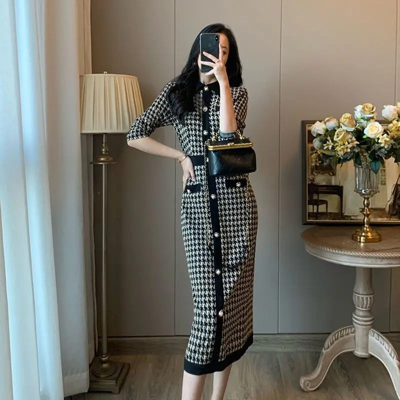 Autumn and Winter French Retro Goddess Fan Mingyuan Temperament Waist Cinching and Slimming Knitted Elegant Dress