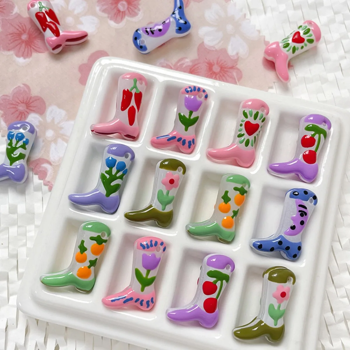Z35 24x17mm Retro Western Hand-drawn Cowboy Boots Lampwork Beads Glass Enamel Boot Pattern Bead DIY Necklaces Bracelet Making