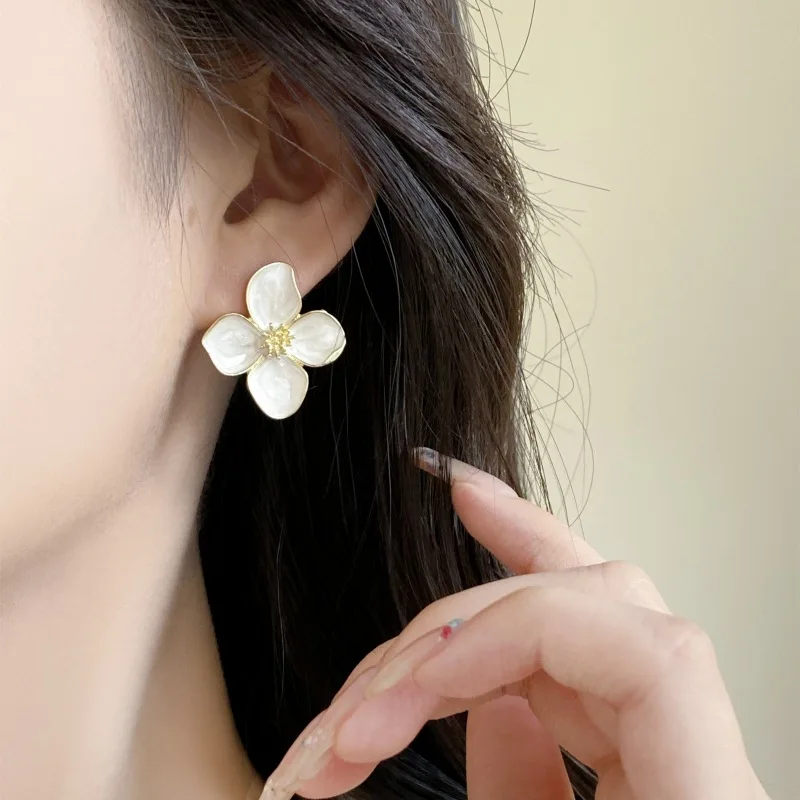 Floral Stud Earrings for Women French Retro Style Elegance Shows Temperament Perfect for Everyday and Also Dinner Party Gifts image 4