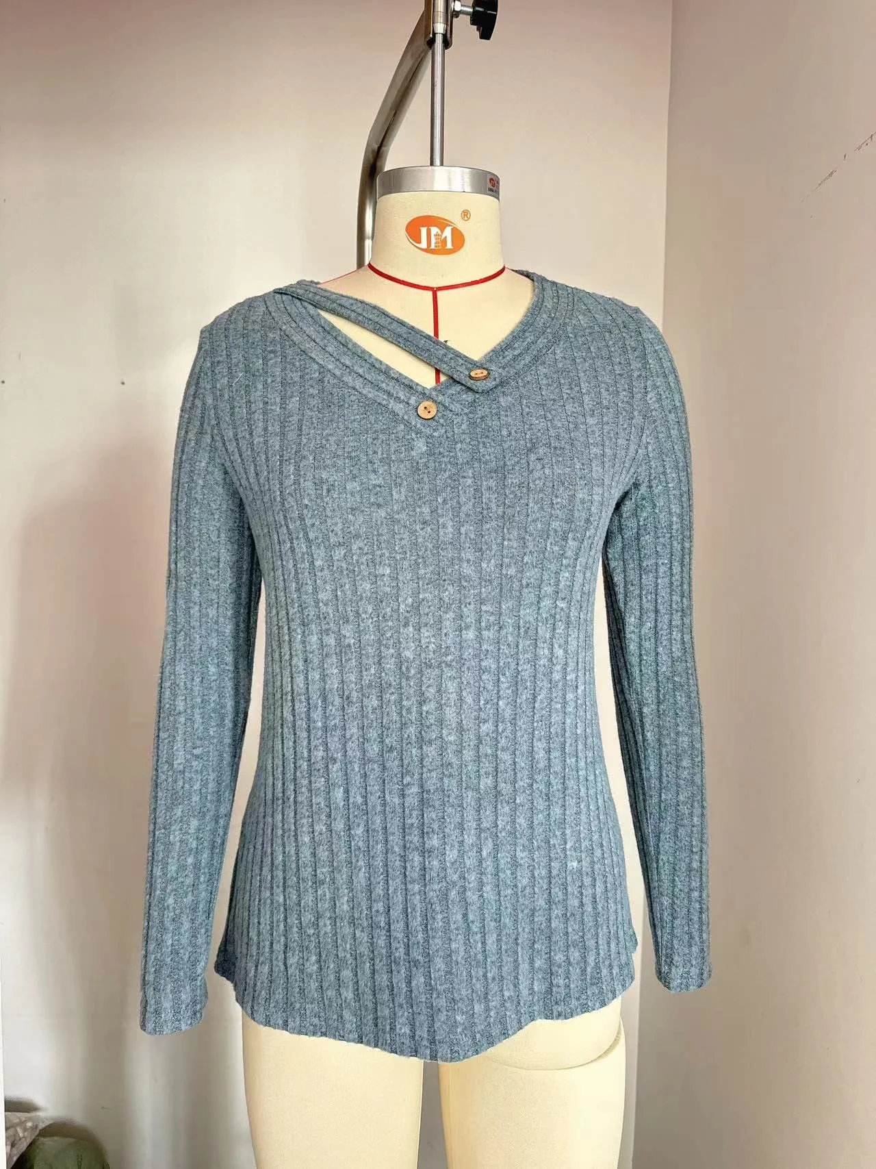 T-shirt a maniche lunghe da donna primaverili e autunnali Pit Strips Bottoni con scollo a V Pullover Top Moda semplice Casual Basic Tees