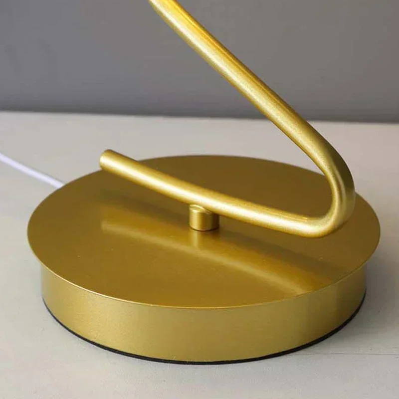 

Switch Button Nordic LED Table Lamps Indoor Lighting Bedroom Bedside Living Room Restaurant Home Decoration Butterfly Desk Lamp