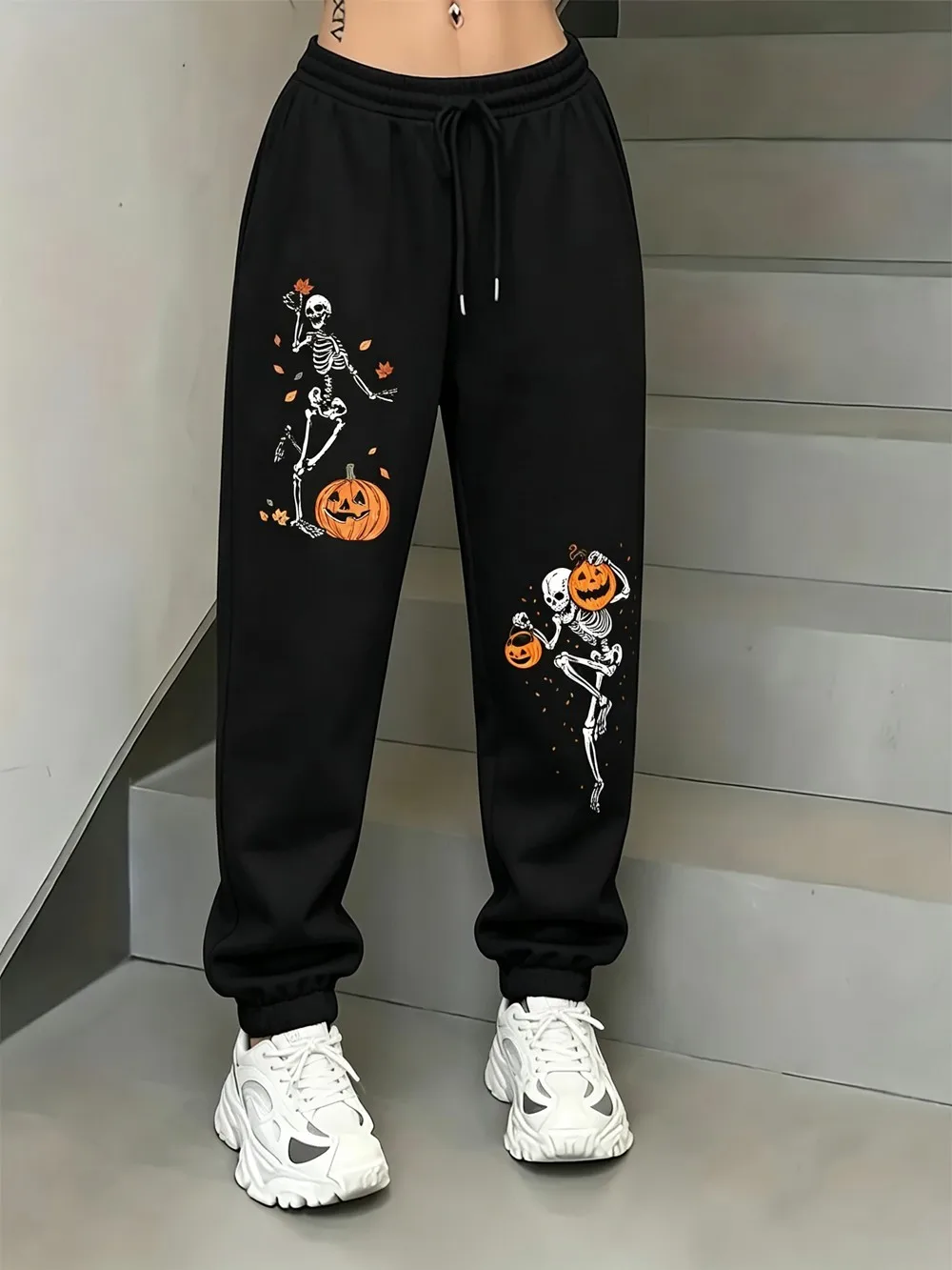 Halloween-Jogginghose mit Totenkopf- und Kürbisdruck, Damen-Winterhose, Basic-Modell, Oversized-Hose mit Taschen, lässige, warme Fleece-Kleidung. – Detail 9
