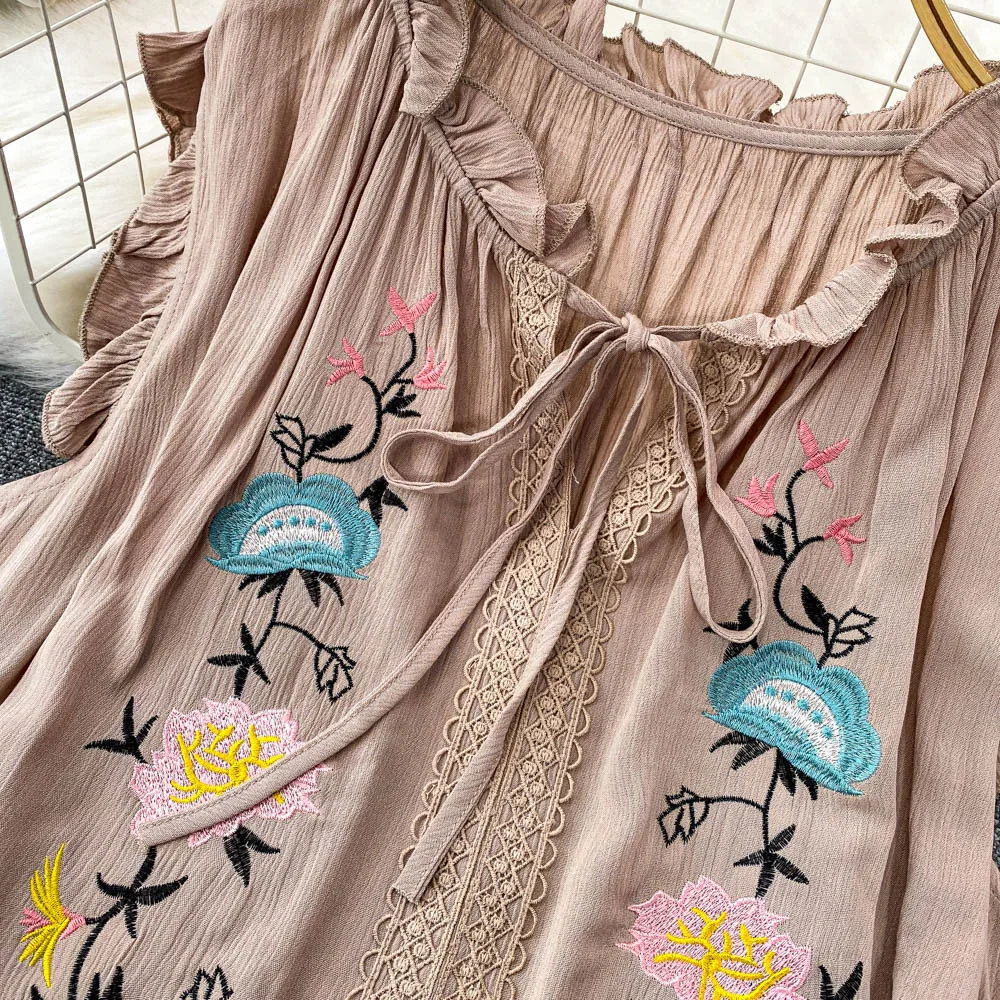 بلوزة نسائية صيفية بوهيمية موديل 2025 بدون أكمام بحافة أذن خشبية ورقبة على شكل حرف v بلوزات قميص مطرزة بالزهور بلوزة شاطئ بوهو غير رسمية #2