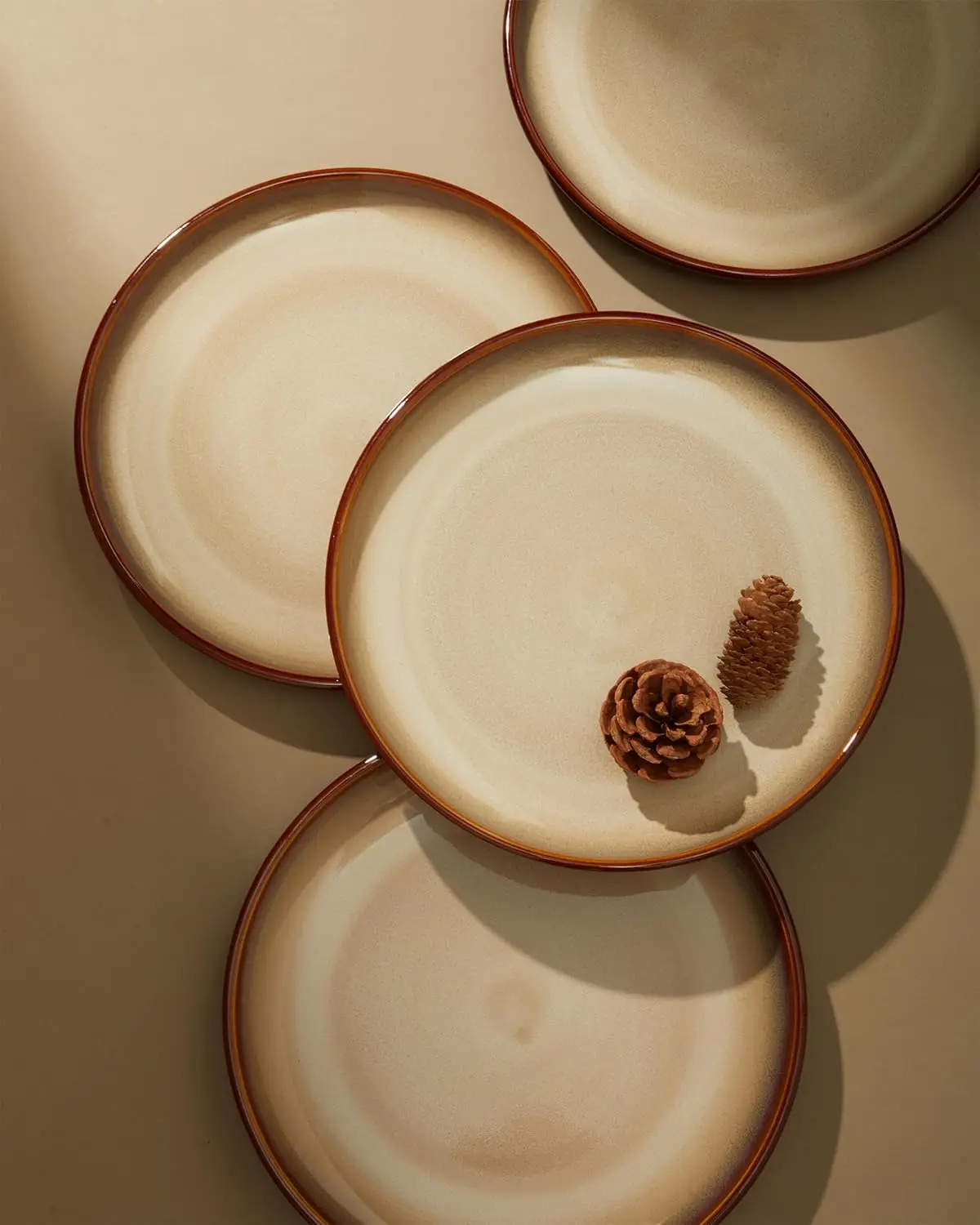 Set di piatti in ceramica per 8, set di stoviglie in gres da 24 pezzi, resistenti alle trucioli e ai graffi, facili da impilare e pulire, moderno rustico L