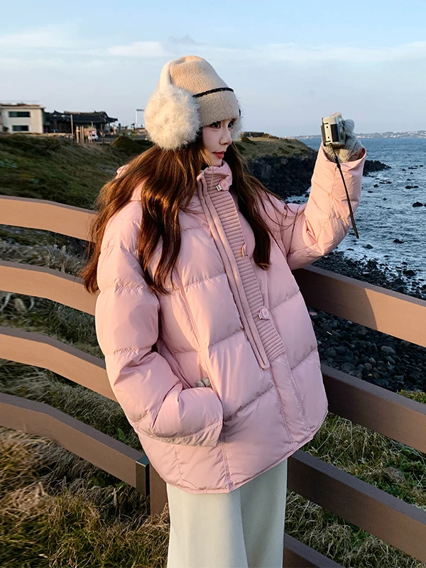 

Розовая вязаная куртка-пуховик в стиле пэчворк для женщин, зимняя утепленная, милая, омолаживающая, свободного кроя, верхняя одежда