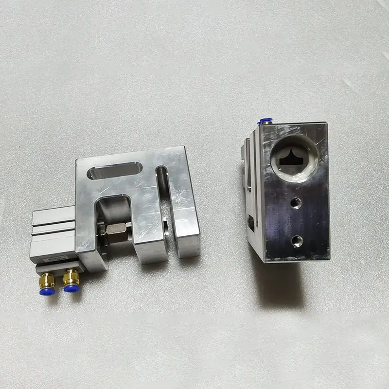Corner cutting plastic tape punch, non-woven automatic pneumatic punching machine equipment