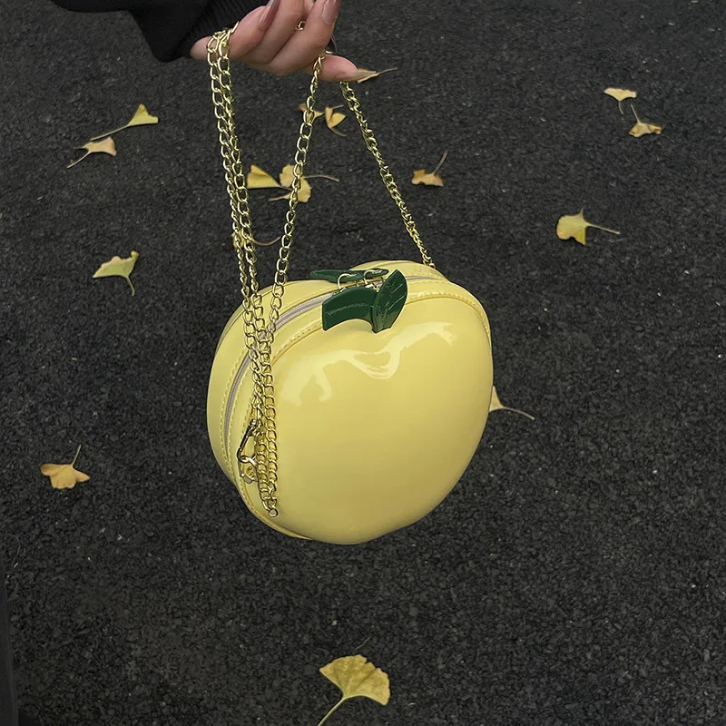 لطيف أبل المحافظ للنساء 2025 جديد براءات الاختراع والجلود حقيبة كروسبودي موضة عادية تخفيف الفاخرة الكرتون الفاكهة حقيبة كتف امرأة