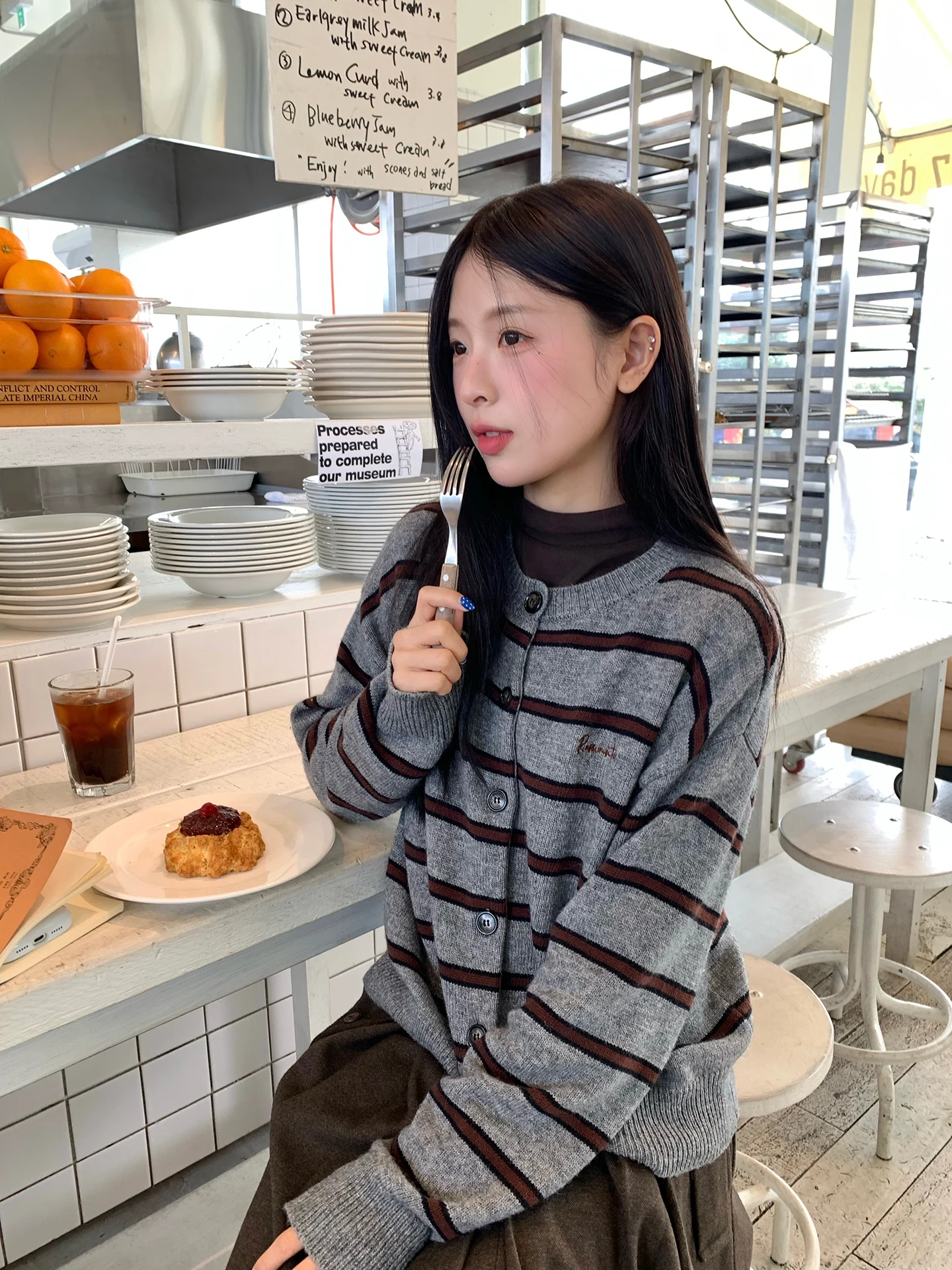 

WHYSTUDIO Корейский вязаный кардиган в полоску с цветовыми блоками, женский зимний модный свитер с круглым вырезом, свободный крой, длинный рукав