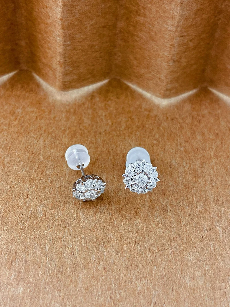 LUOWEND 100% 18K White Gold Earrings Women 0.55carat Real Natural Diamond Stud Earrings Classic Elegant Style Engagement Jewelry