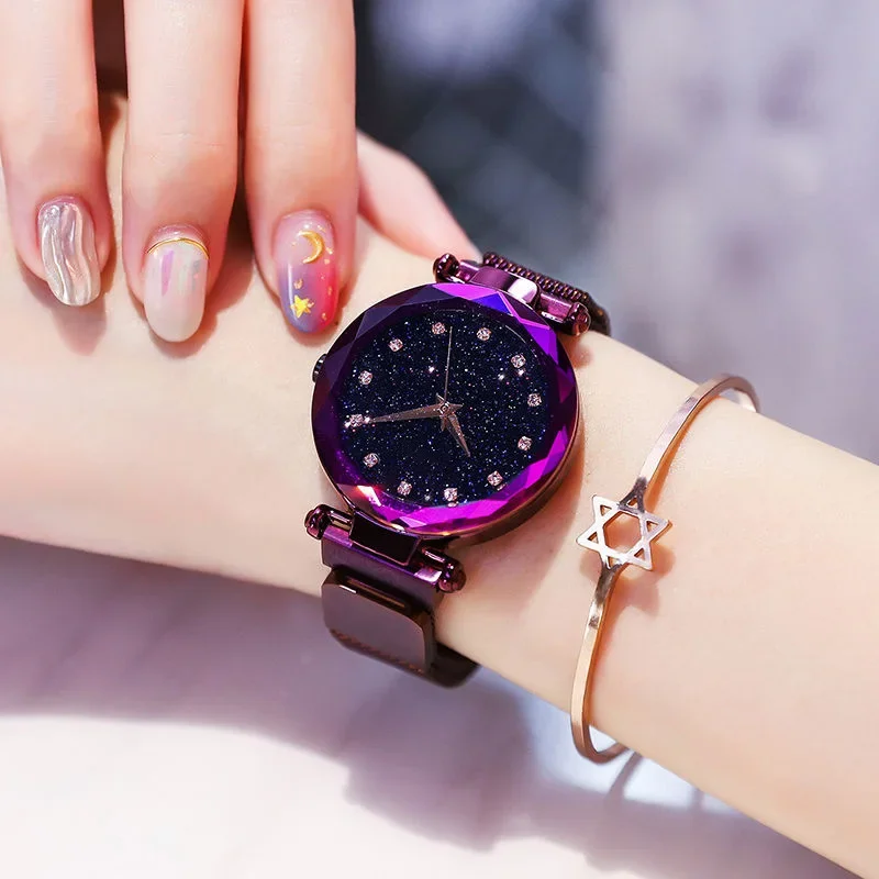 Reloj con cielo estrellado para mujer, pulsera elegante con hebilla magnética, Vibrato de oro púrpura, relojes de lujo