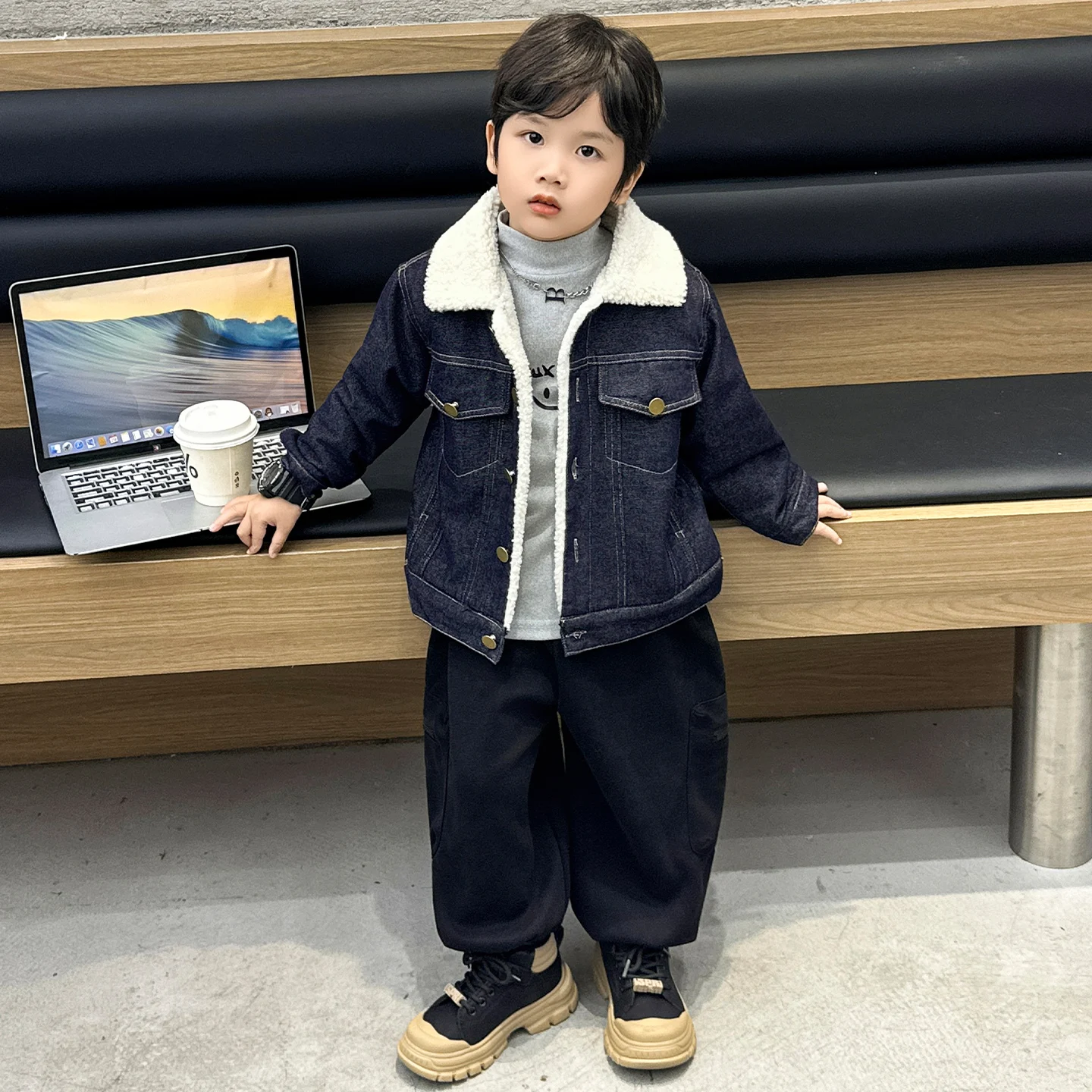 

Thiened Fce Denim Jaet for Boys Trendy Children's Autumn Winter Clothes Cotton Clothes Waterproof Zipper Closure