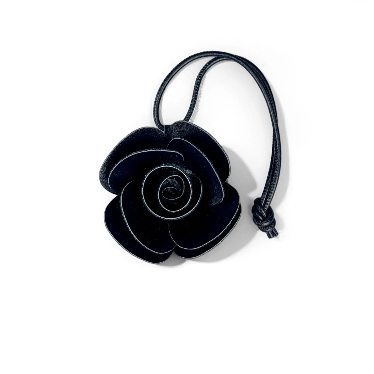 5 Farben Handgefertigter PU-Leder Kamelien-Blumen-Schlüsselanhänger/Taschenanhänger – Sommer-Strand-Feeling/Geschenk – Auto-/Taschen-Accessoire/Deko-Schlüsselanhänger für Sie – Detail 10