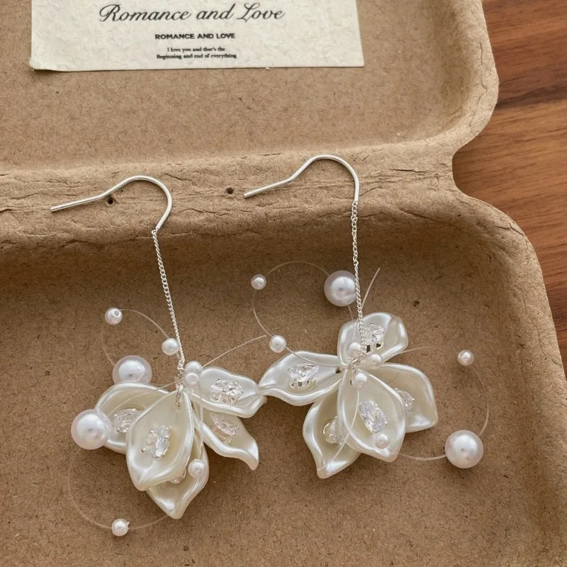 

Minar Elegant White Resin Acrylic Flowers Petal Imitation Pearl Tassel Long Dangle Earrings for Women Silver Plated Copper Alloy