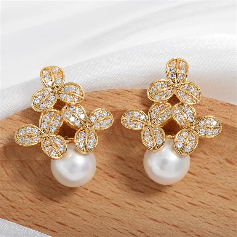 UILZ Vintage Flower Shaped Imitation Pearl Dangle Earrings for Women Elegant Shiny White Zirconia Earring Wedding Bridal Jewelry