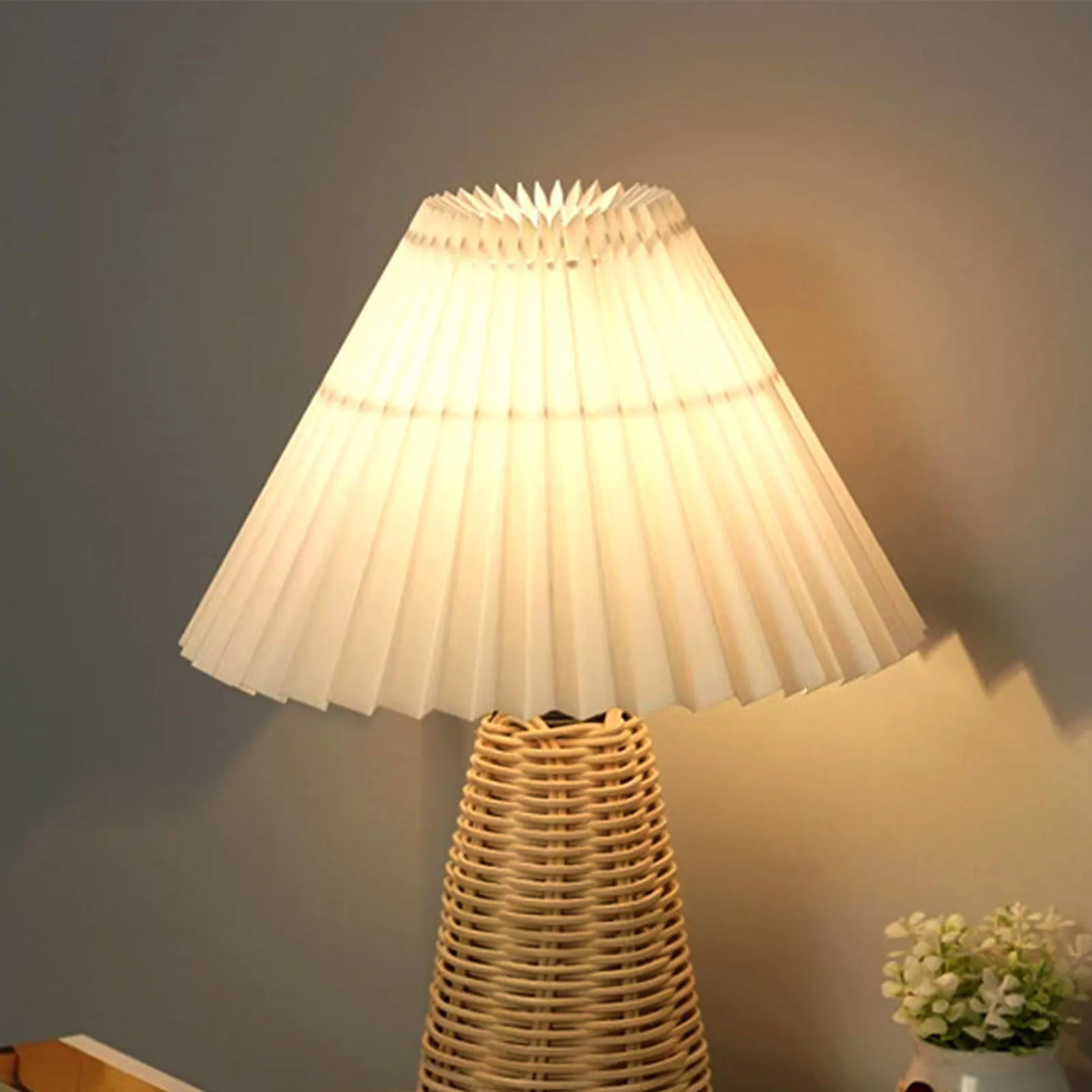 

ZK40 Pleated Table Lamp Bedside Night Lamp with Rattan Base Vintage Style Soft Warm Light for Bedroom Decoration